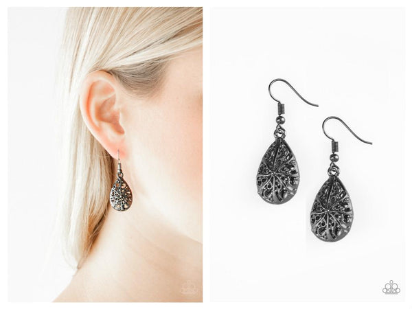 Western Wisteria - Black Earring