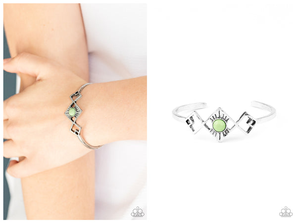 Dainty Deco - Green Bracelet