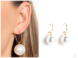 PEARL of My Eye - Gold Hoop Earring
